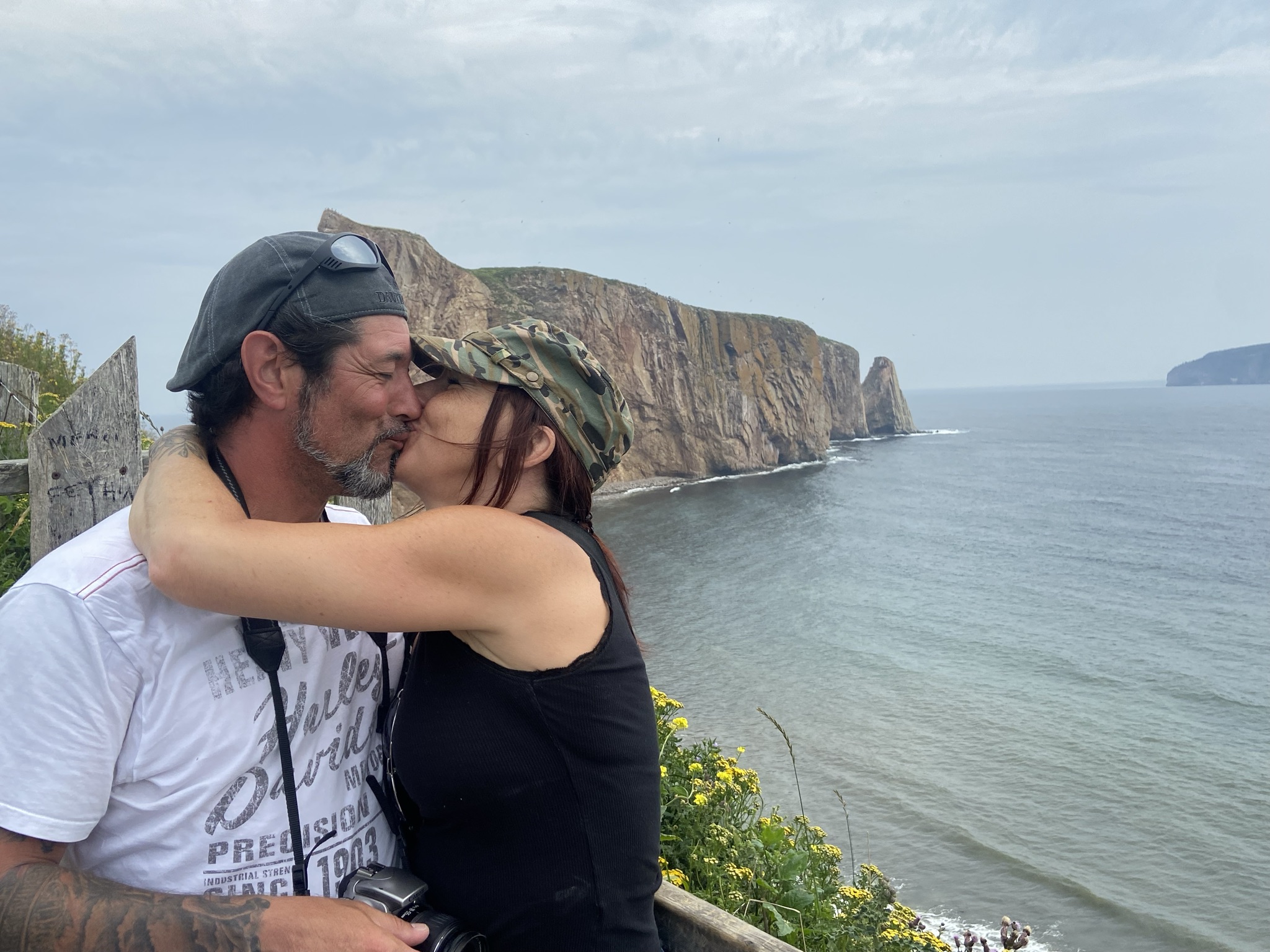 Patricia et Joryce au Rocher Percé